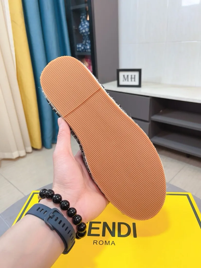 Men's shoes 💰400🌸🌸[FENDI] Fendi 💫Men's latest slip-on Loaf casual shoes ✔️The original one-to-one replica is available at the counter at the same time🏍️Fabrics: Italian imported fabrics, pure hand-pulled threads, raw rubber breathable and non-slip outsole, lining breathable and comfortable lambskin, density 100% comfortable, original rubber outsole wear-resistant ✔️Code number: 38-44, you deserve it, (Note: 45 can be customized, non-refundable and non-exchangeable)
